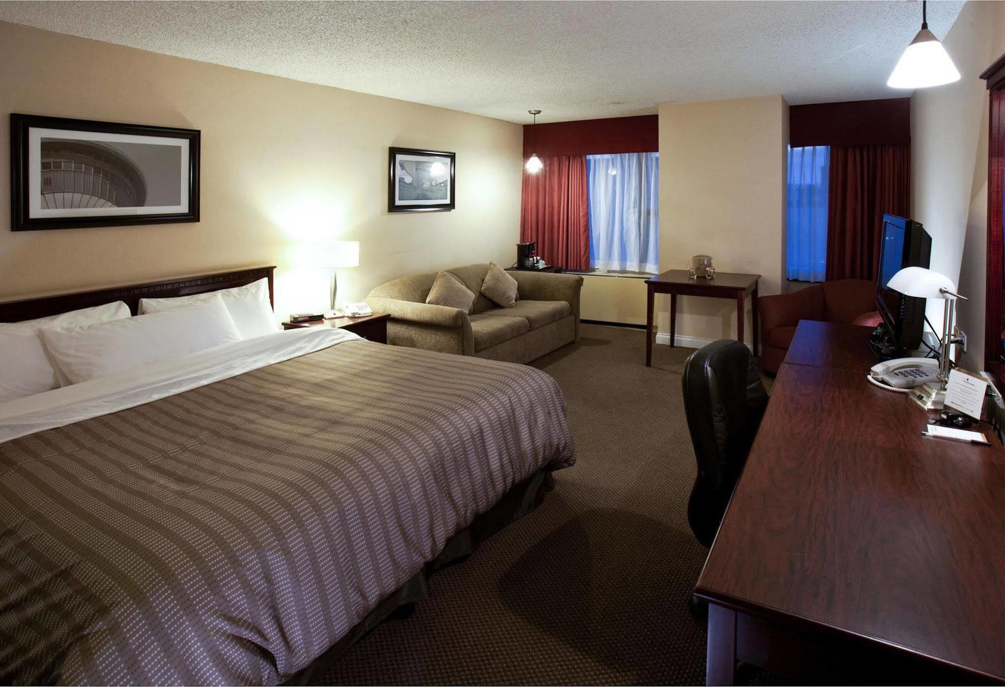 Sandman Signature Calgary Downtown Hotel Стая снимка